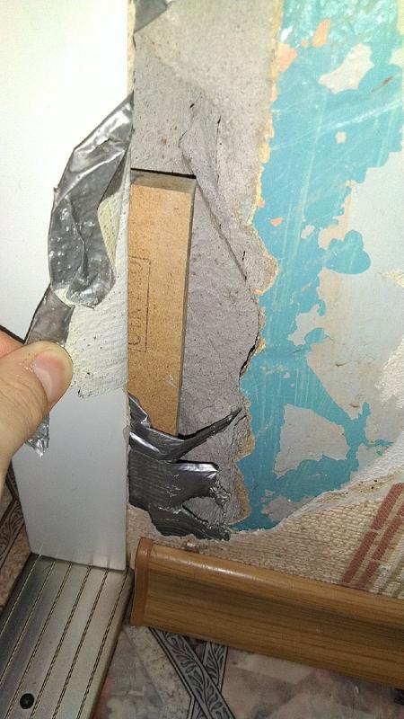 Заделка дыр в стене:  заделать дыры в стене из бетона от перфоратора .