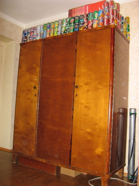 Старый бабушкин шкаф превратили в современный