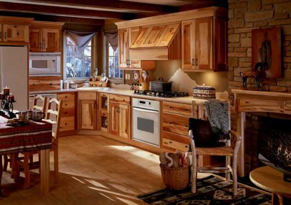 Интерьер кухни своими руками в деревянном доме