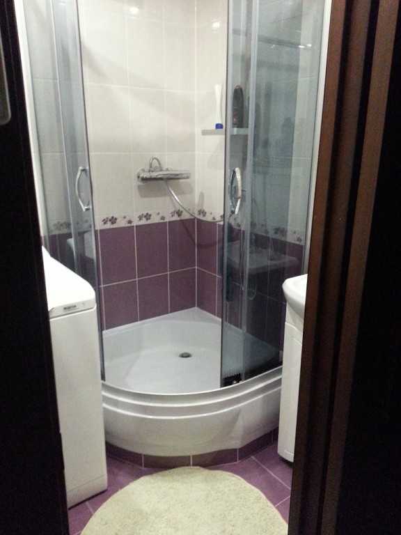 Душевая кабина в ванной в хрущевке дизайн фото