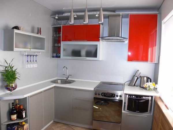 Кухня малогабаритная дизайн с холодильником стиральной машиной