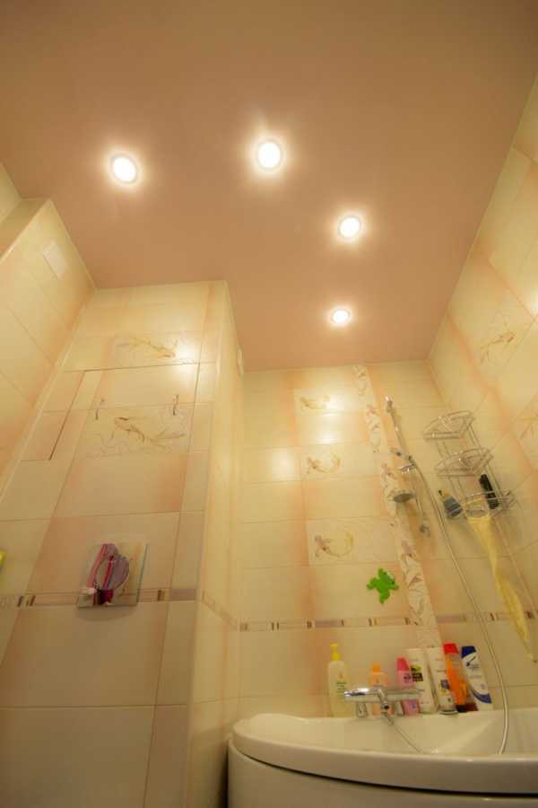 Подсветка натяжного потолка в ванной фото
