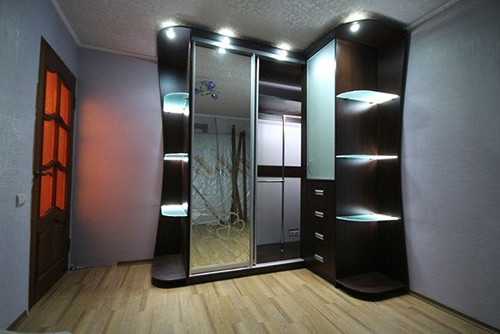 Шкаф со светодиодной подсветкой