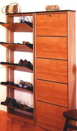 Узкий шкаф в прихожую для верхней одежды и обуви