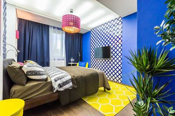 Дизайн спальни в 2 цветах